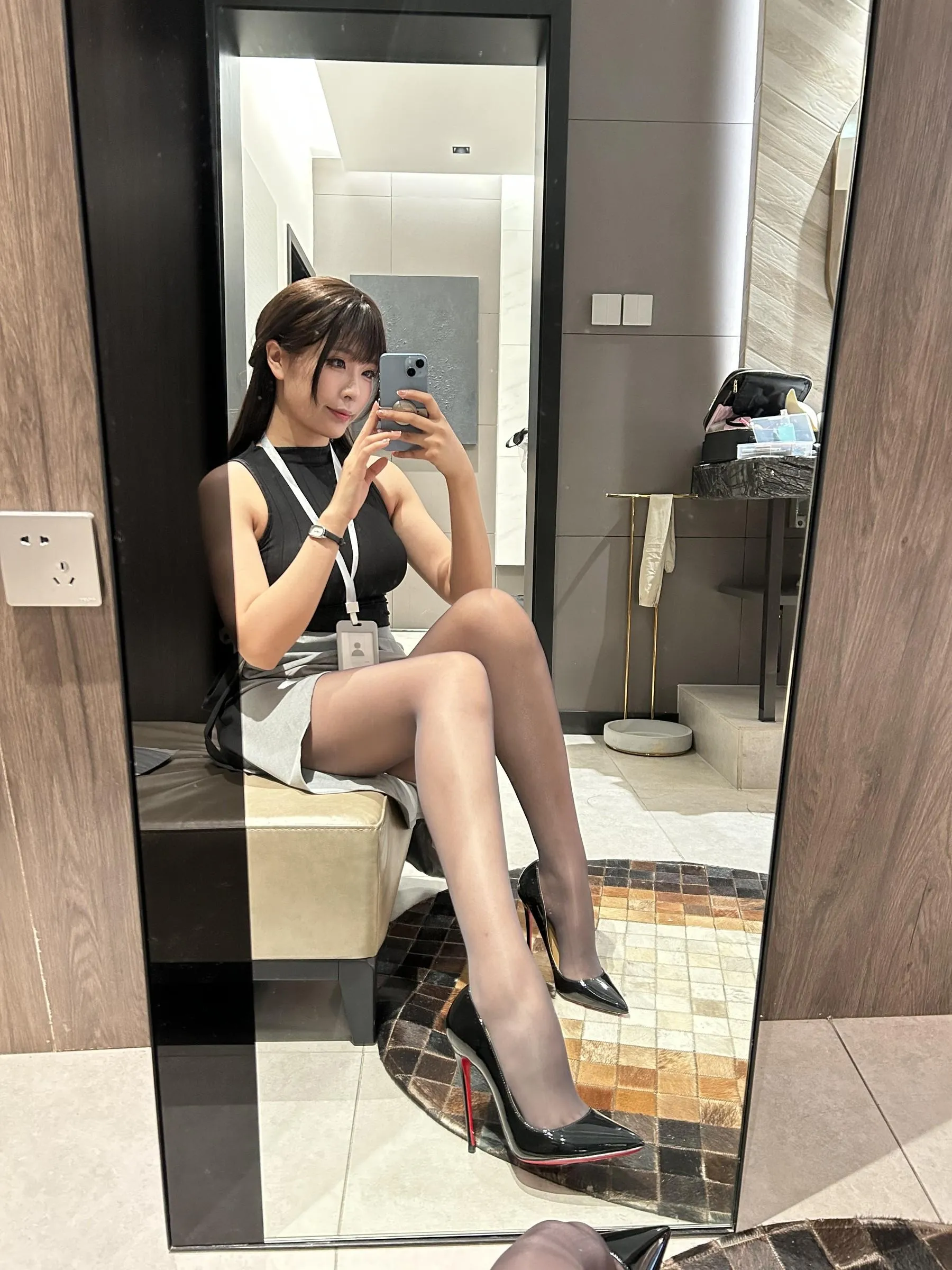 轩萧学姐 – NO.44 眼镜娘OL-眼镜娘预售赠品自拍 [20P]插图7